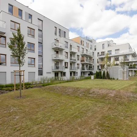 Apartman Wilanow Gardens With Balcony By Bookinghost Varsó