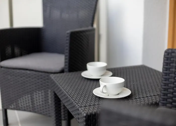 아파트 Wilanow Gardens With Balcony By Bookinghost 바르샤바