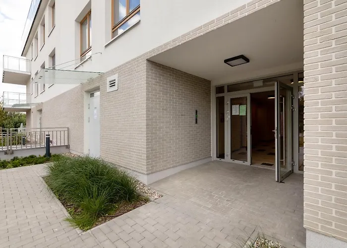 Wilanow Gardens With Balcony By Bookinghost 아파트 바르샤바