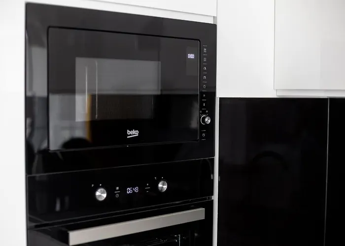 아파트 Wilanow Gardens With Balcony By Bookinghost 바르샤바