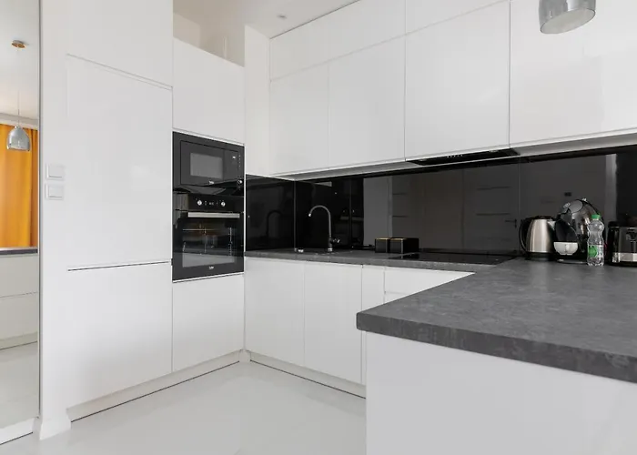 Wilanow Gardens With Balcony By Bookinghost Appartamento