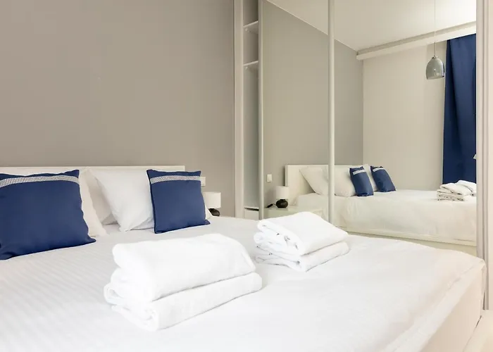 Wilanow Gardens With Balcony By Bookinghost Appartamento Varsavia